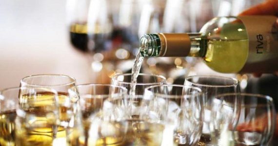 איך לבחור בקבוק יין לחג ולשמור על איכותו